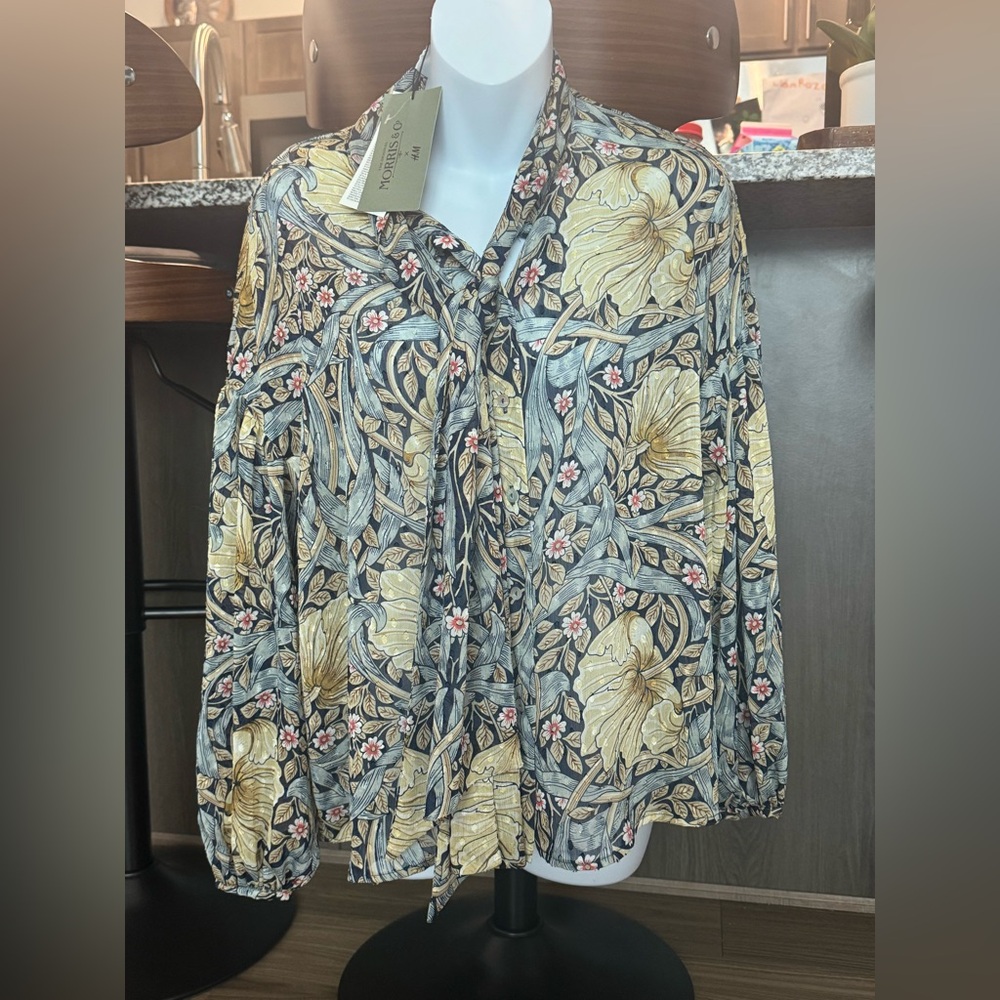 Elegant Floral Blouse with Yellow and Black Design